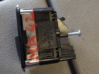 кнопка открытия багажника Mercedes-Benz E-Класс W212/S212/C207/A207 2009, 2.0 л., CDi, дизель, АКПП, чёрный, седан, задний привод, правый руль, A2128204410