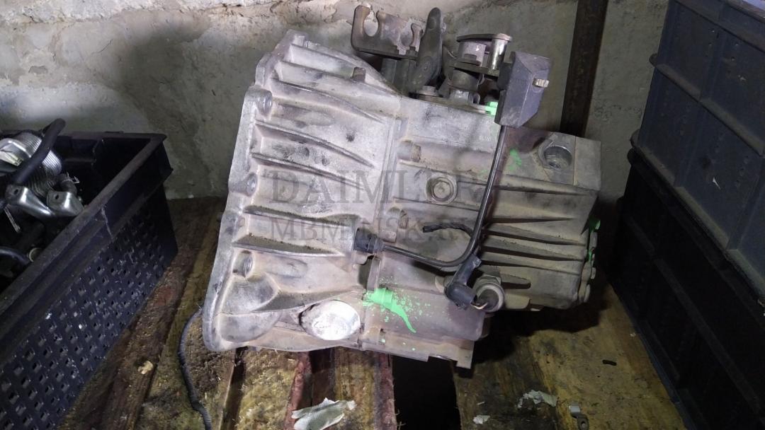 КПП механическая (МКПП) Mercedes-Benz Vito W638 2000, A6382601900, A6382602300, A6382601100 - фото №1