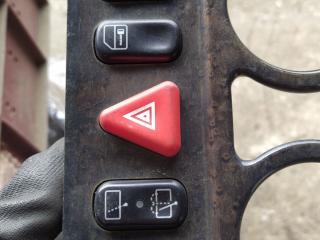 кнопка аварийной сигнализации Mercedes-Benz E-Класс W210/S210 1998, 2108210071