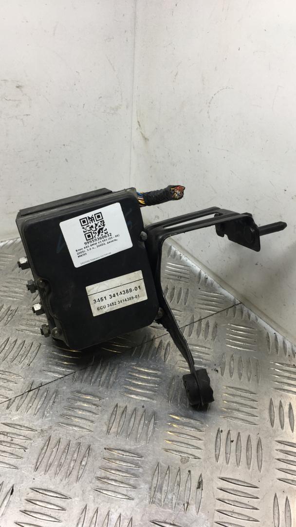 блок ABS BMW X3 E83 2005, 3.0 л., 306D2, дизель, МКПП, черный black-sapphire metallic, внедорожник 5 дв., полный привод, 3414388, 34503424684 - фото №1