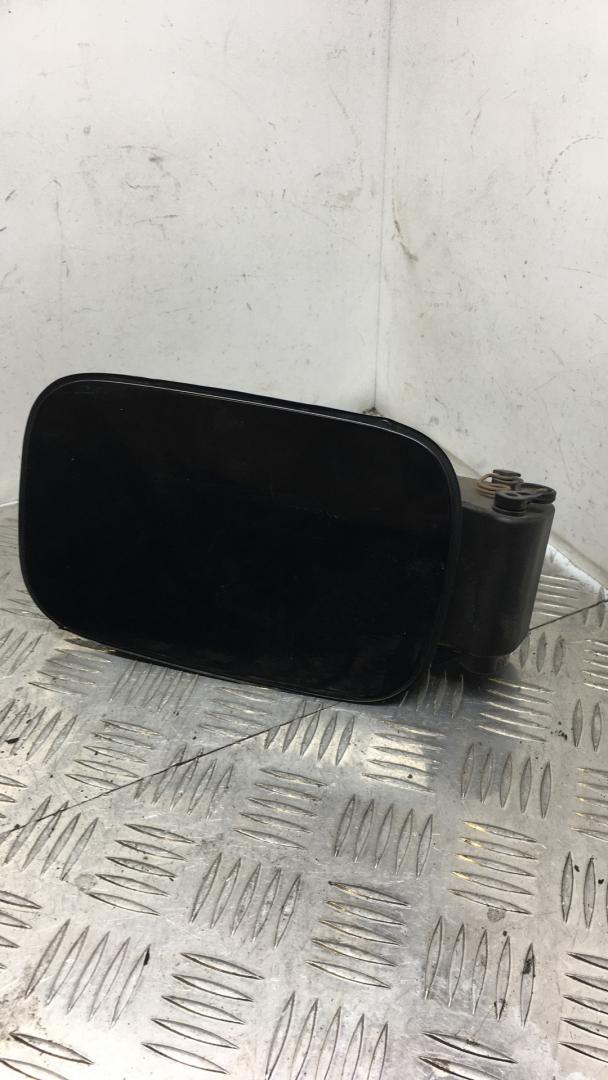 лючок топливного бака BMW X3 E83 2005, 3.0 л., 306D2, дизель, МКПП, черный black-sapphire metallic, внедорожник 5 дв., полный привод, 51173438033, 51177055877 - фото №1