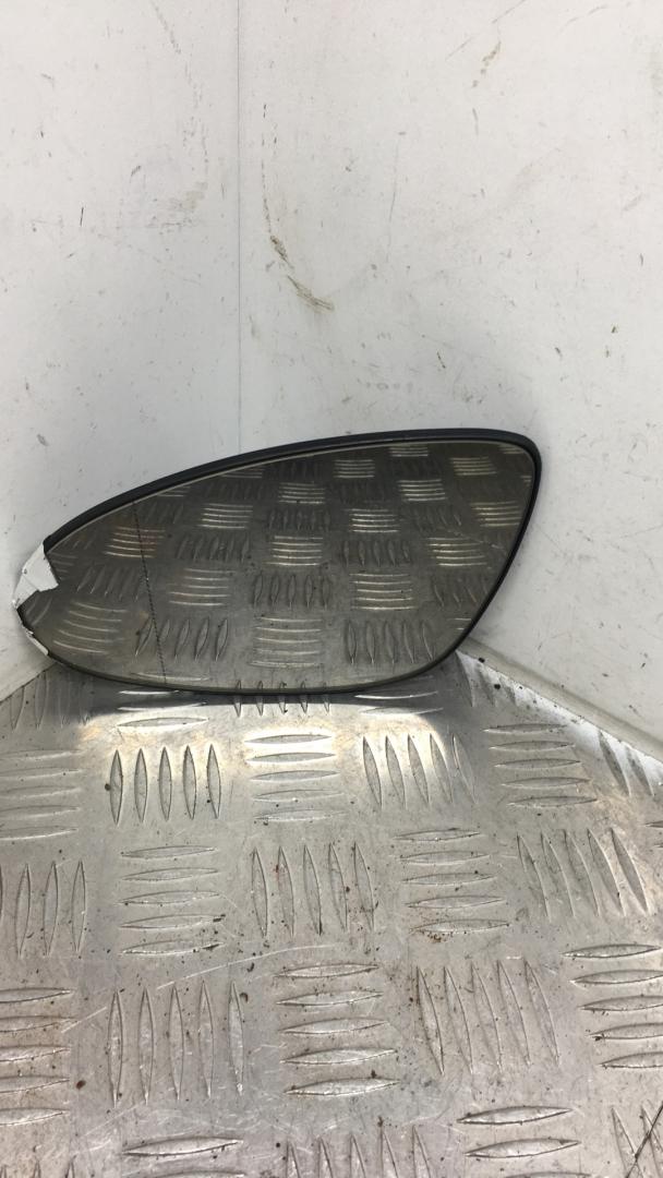 стекло зеркала наружного левого Mercedes-Benz CLS-Класс C219 W219 2007, 3.2 л., дизель, АКПП, седан, задний привод, правый руль - фото №1