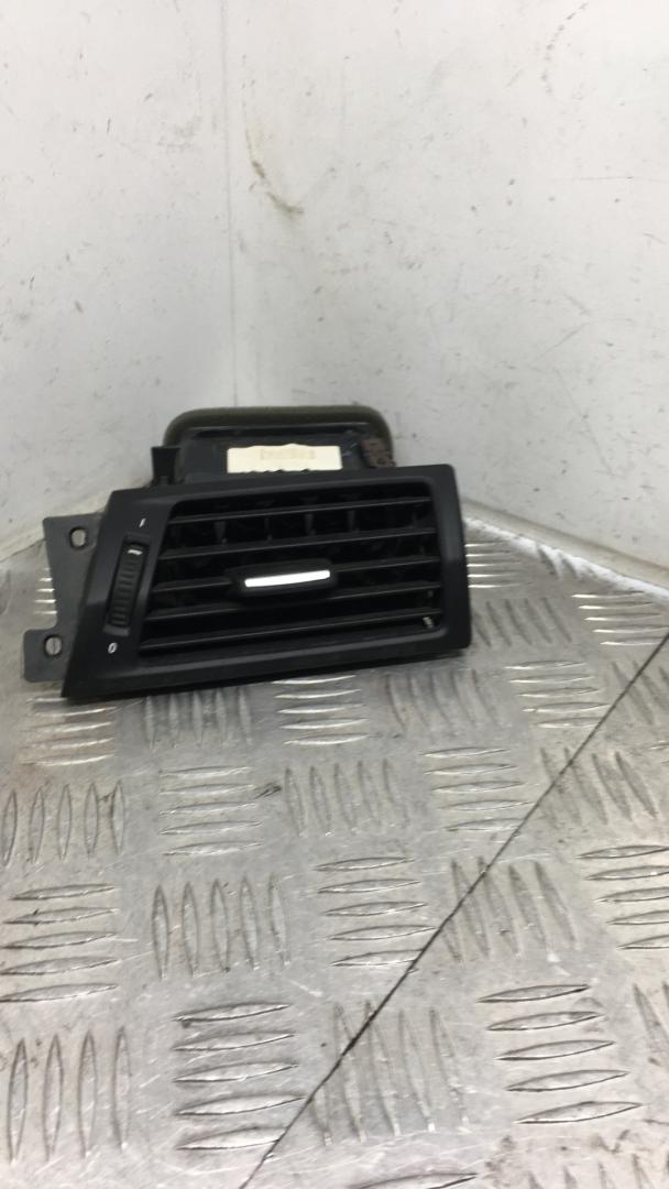 дефлектор обдува салона BMW X4 F26 2016, 3.0 л., N57 D30 A, дизель, АКПП, alpinweiß iii (300), внедорожник 5 дв., полный привод, 64229184142, 9184142 - фото №1