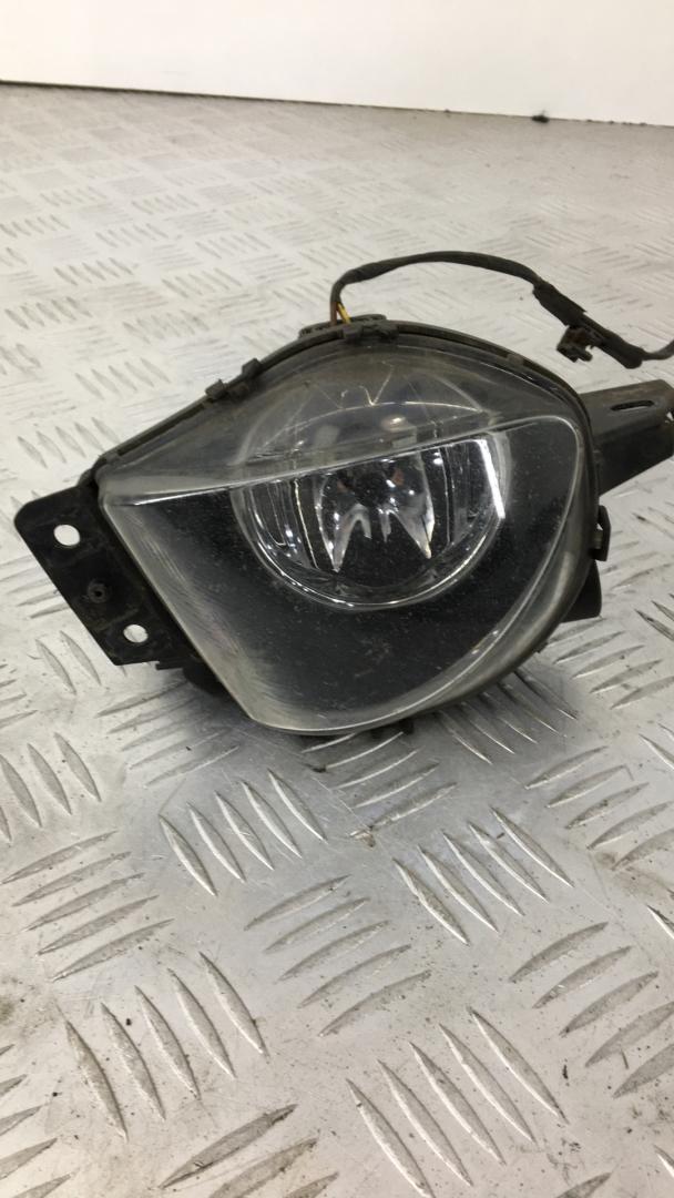 фара противотуманная правая BMW 3 серия E90/E91/E92/E93 2007, 3.0 л., M57 D30 (306D3), дизель, МКПП, серебро, универсал, задний привод, правый руль, 63176948374, 6948374 - фото №1