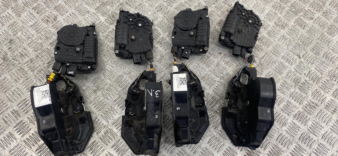 замок двери BMW X6 E71/E72 E71 2010, 3.5 л., бензин, АКПП, a76, внедорожник 5 дв., полный привод, 51217315019, 51217315022, 51227315023, 51227315024 - фото №1