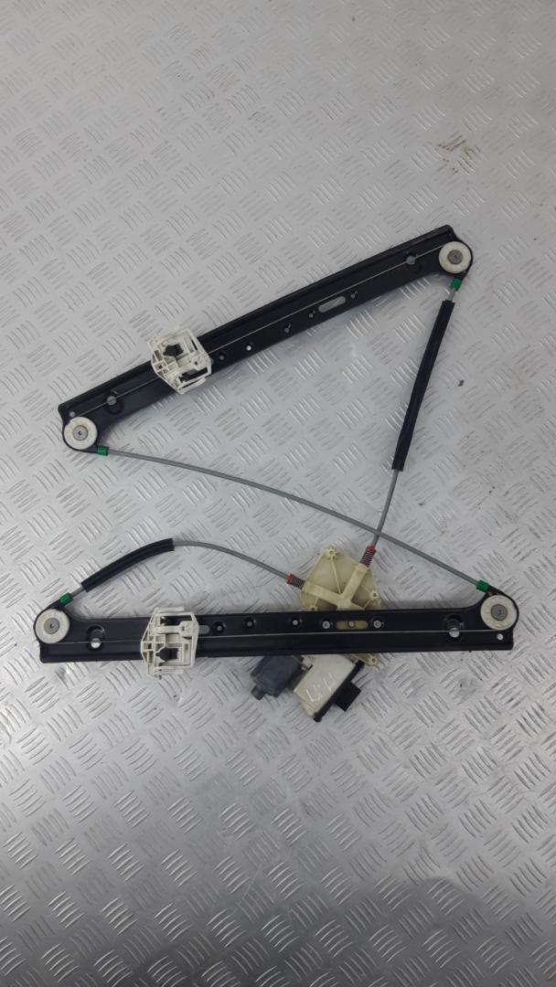 стеклоподъемник передний правый BMW X3 E83 2005, 3.0 л., 306D2, дизель, МКПП, черный black-sapphire metallic, внедорожник 5 дв., полный привод, 67626925964, 6925964, 51333448250 - фото №1