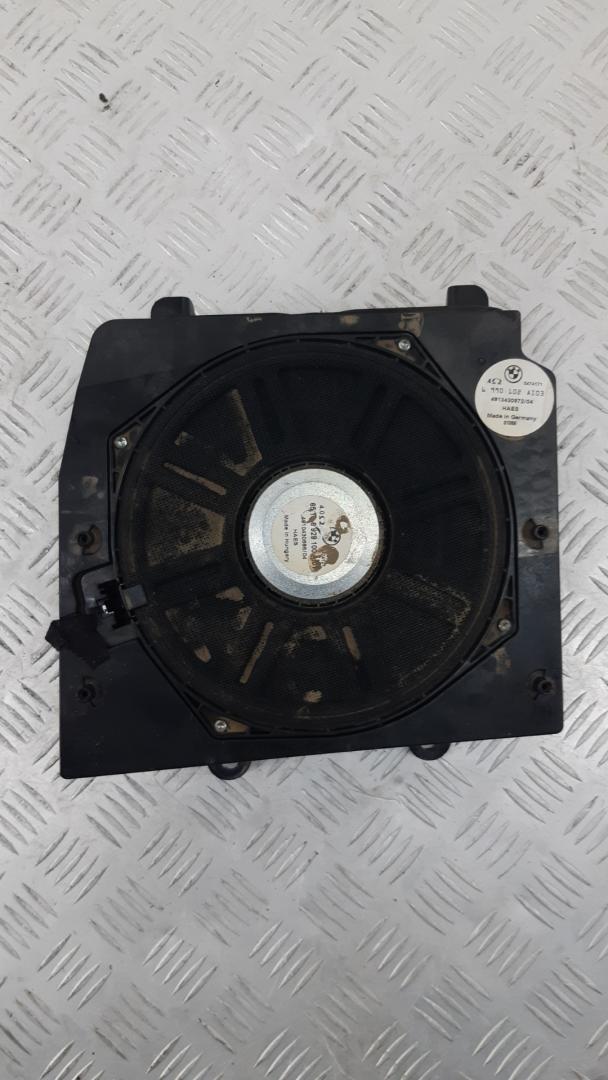 сабвуфер BMW X3 E83 2005, 3.0 л., 306D2, дизель, МКПП, черный black-sapphire metallic, внедорожник 5 дв., полный привод, 65136990102, 6990102 - фото №1