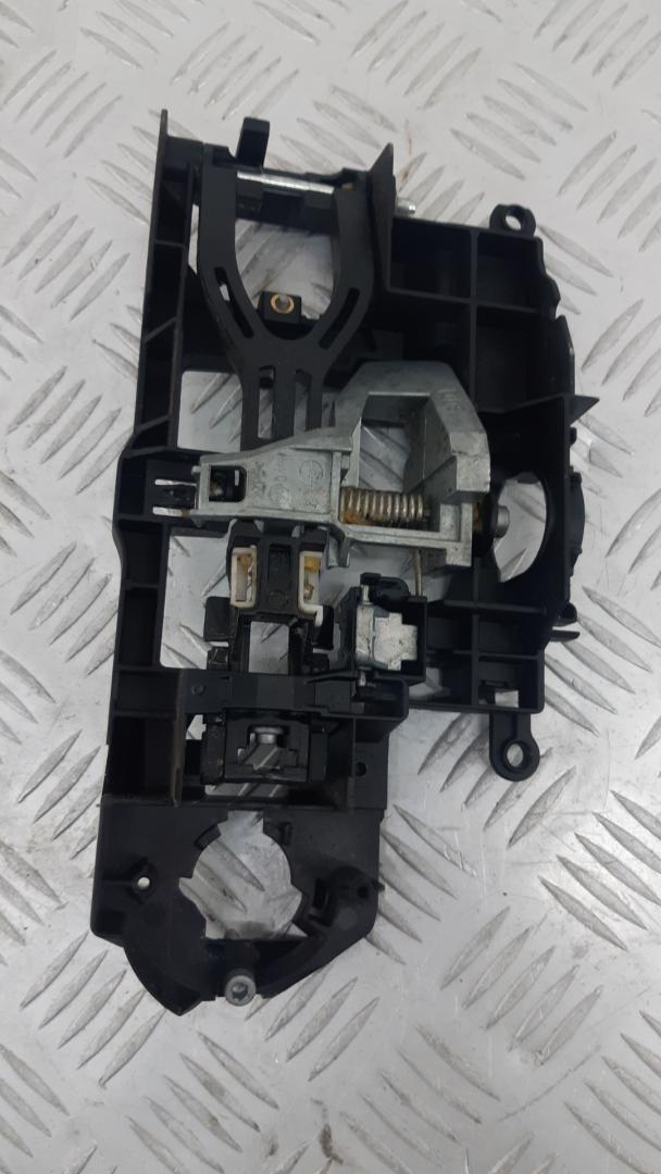 скелет ручки двери задней левой BMW 5 серия F07/F10/F11 2012, седан, 7564909 - фото №1