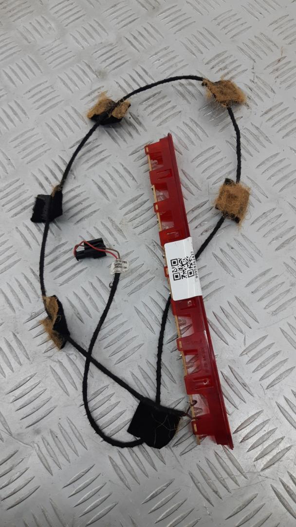 дополнительный стоп-сигнал Mercedes-Benz CLS-Класс C219 W219 2007, 3.2 л., дизель, АКПП, седан, задний привод, правый руль, 2198200156 - фото №1