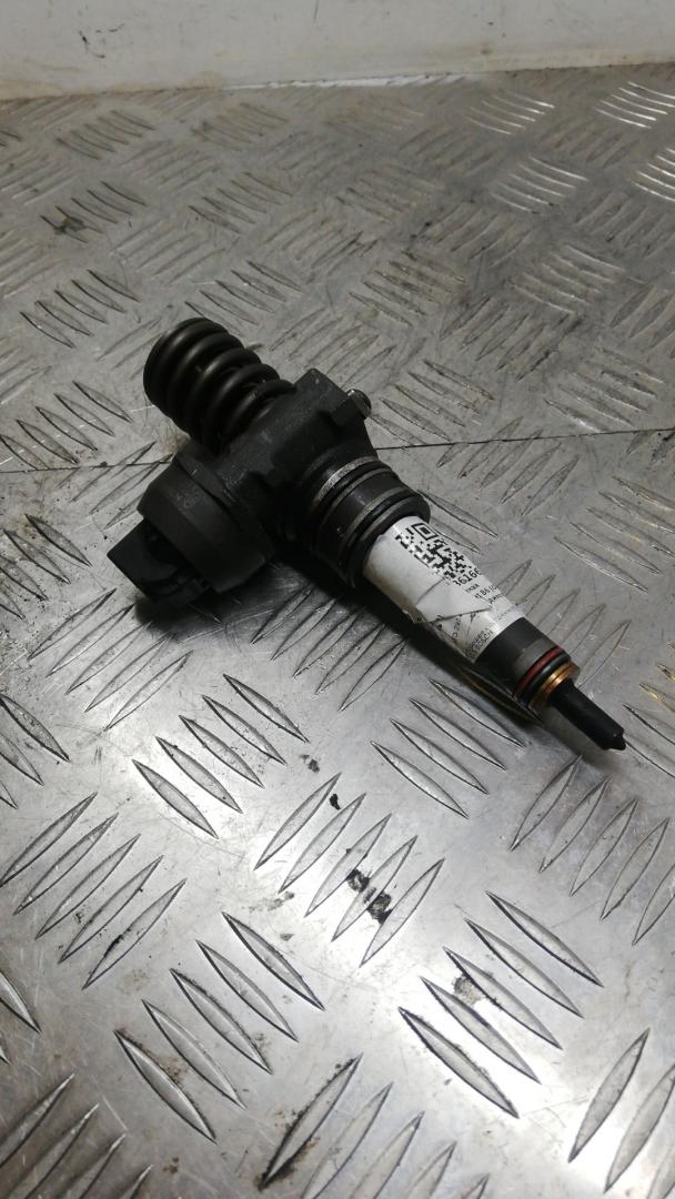 форсунка Volkswagen Passat B6 2008, 1.9 л., BXE, дизель, серебро, универсал, 0381300 - фото №1