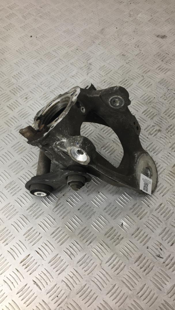 кулак задний правый BMW X5 F15 2015, 3.0 л., N57 D30 A, дизель, АКПП, белый, полный привод, правый руль, 33326774476, 33326879102 - фото №1