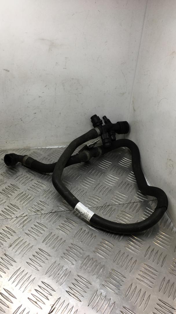 патрубок (трубопровод, шланг) BMW X5 F15 2015, 3.0 л., N57 D30 A, дизель, АКПП, белый, полный привод, правый руль, 17128514220, 8514220 - фото №1