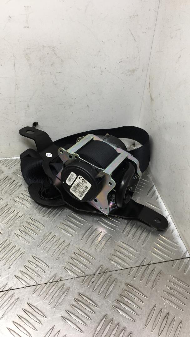 ремень безопасности BMW X5 F15 2015, 3.0 л., N57 D30 A, дизель, АКПП, белый, полный привод, правый руль, 6236944 - фото №1