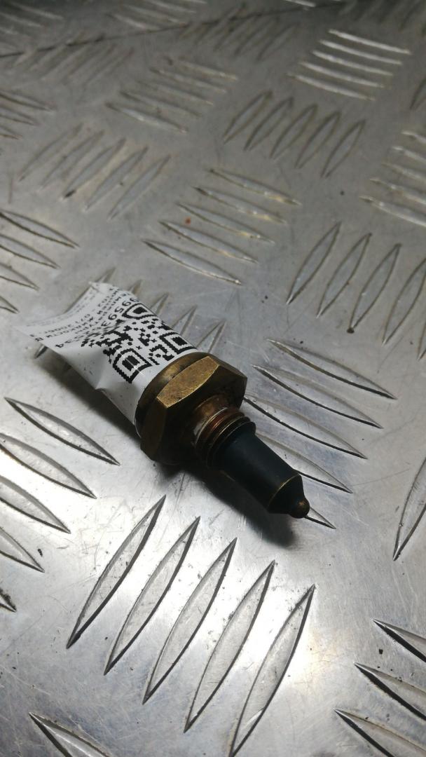 датчик температуры охлаждающей жидкости BMW 5 серия E60/E61 2006, 3.0 л., N52 B30, бензин, 1433076 - фото №1