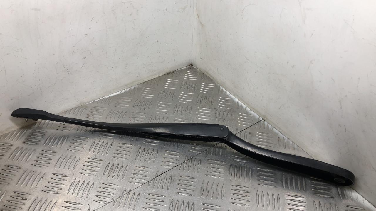 щеткодержатель (поводок стеклоочистителя, дворник) BMW 5 серия F07/F10/F11 F11 2011, 3.0 л., N57 D30 A, дизель, АКПП, универсал, задний привод, 61617182459, 7182459 - фото №1