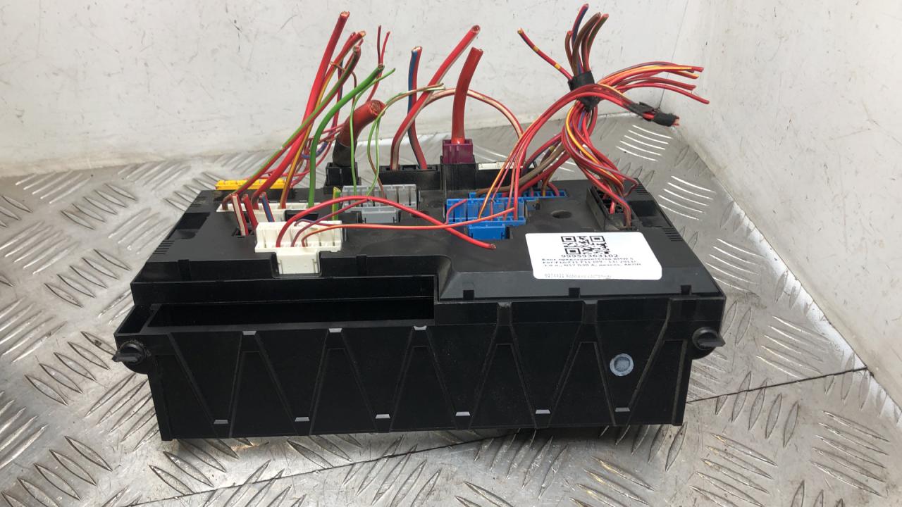 блок предохранителей BMW 5 серия F07/F10/F11 F11 2011, 3.0 л., N57 D30 A, дизель, АКПП, универсал, задний привод, 61149234421, 9234421 - фото №1