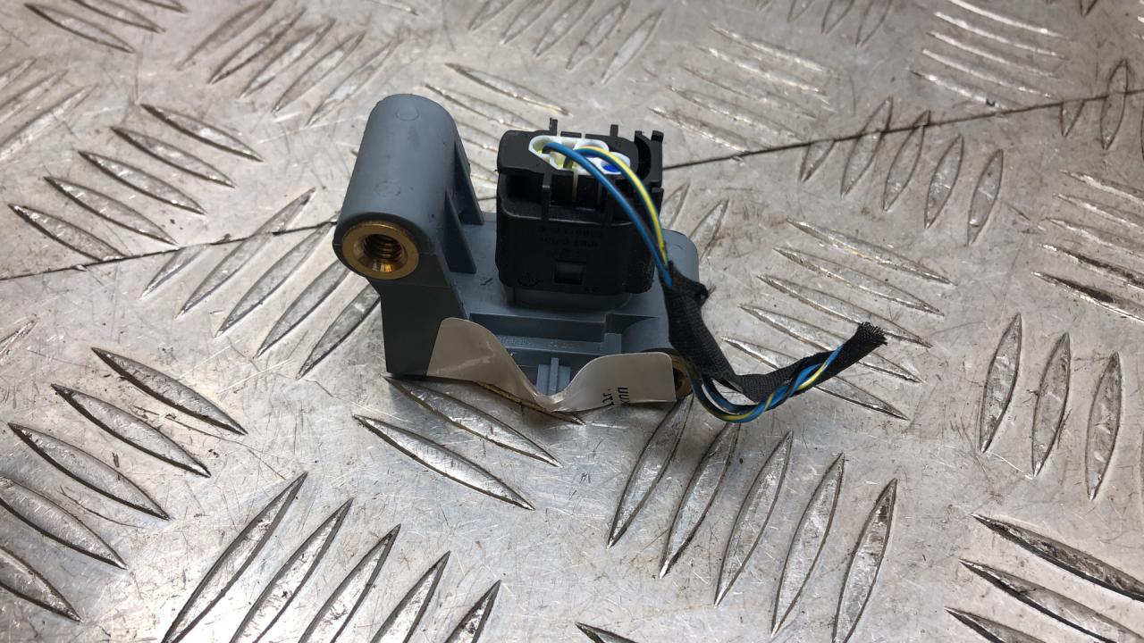 датчик удара BMW 5 серия F07/F10/F11 F11 2011, 3.0 л., N57 D30 A, дизель, АКПП, универсал, задний привод, 65779159314, 9159314 - фото №1