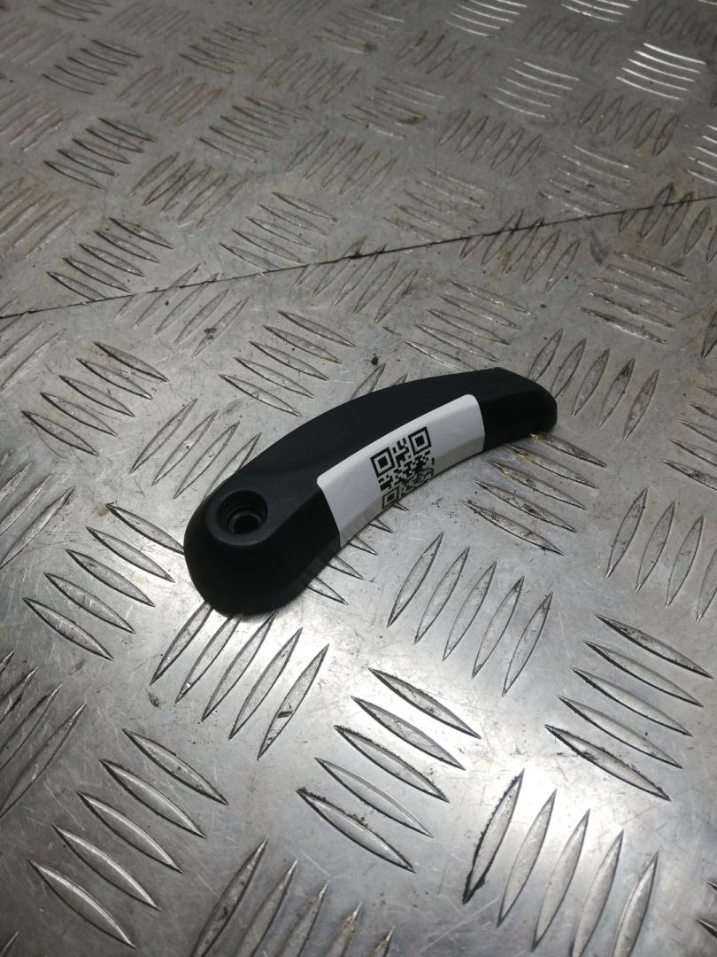 ручка открывания капота BMW 5 серия F07/F10/F11 F11 2011, 3.0 л., N57 D30 A, дизель, АКПП, универсал, задний привод, 51239113984, 9113984 - фото №1