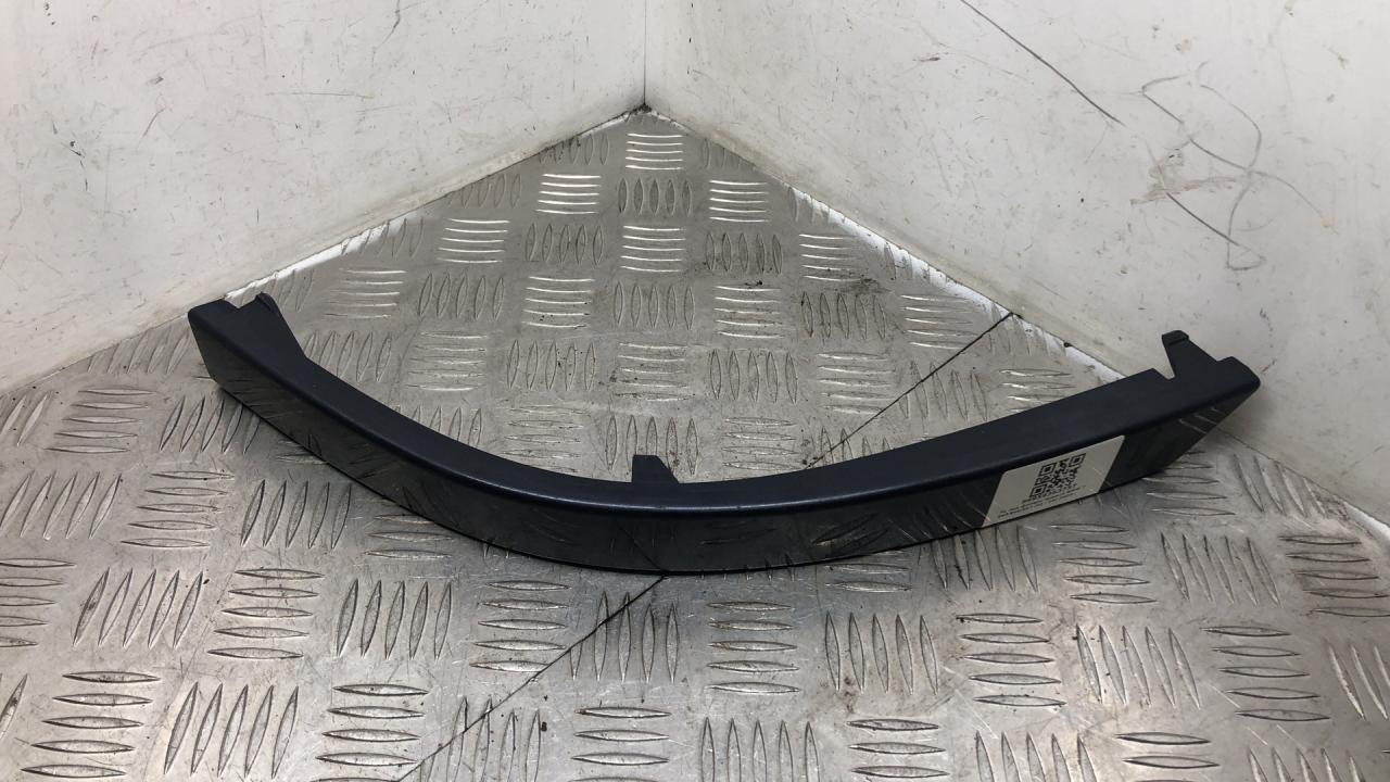 ус под фонарь правый BMW 7 серия E65/E66/E67 2004, 7012288 - фото №1