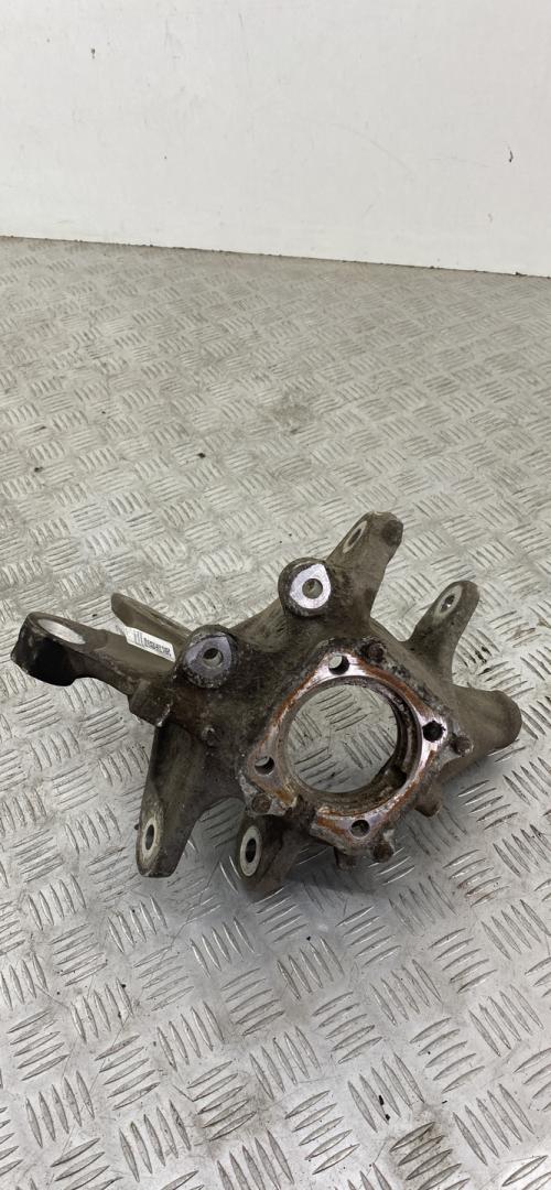 кулак задний правый BMW 5 серия F07/F10/F11 F11 2011, 3.0 л., N57 D30 A, дизель, АКПП, универсал, задний привод, 33326796100 - фото №1