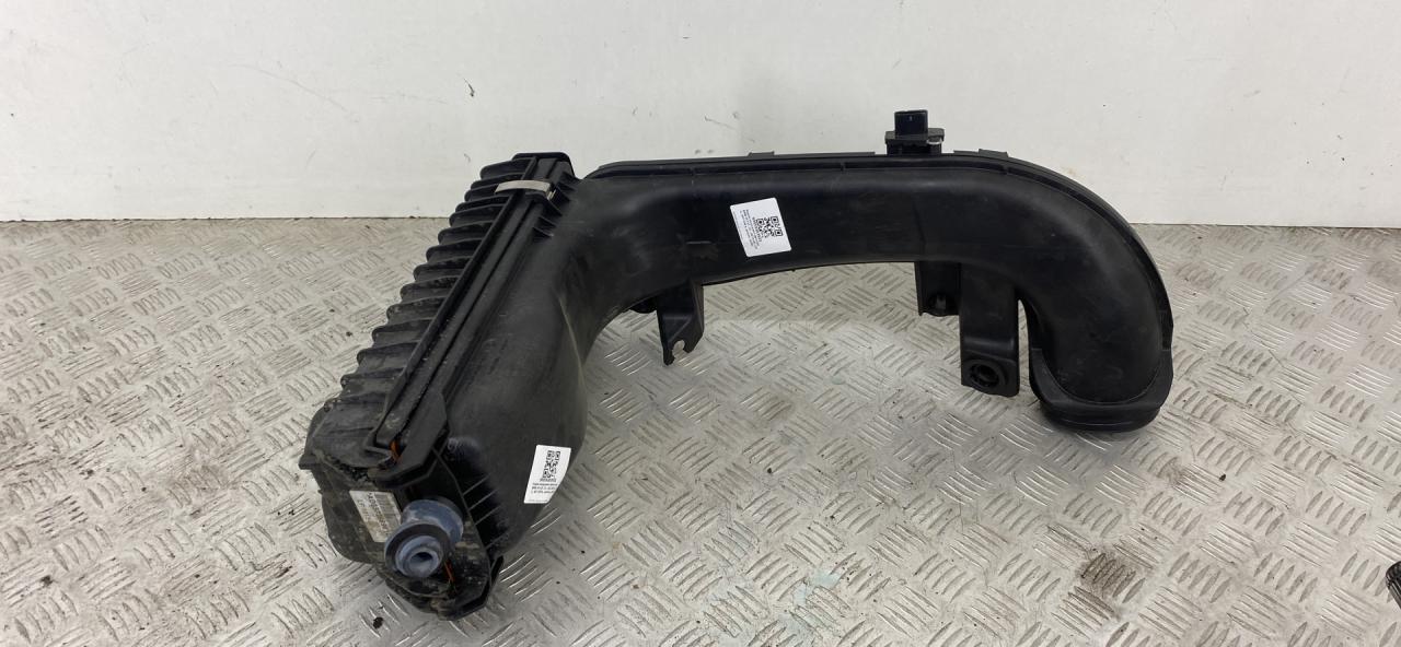 корпус воздушного фильтра BMW X5 F15 2015, 3.0 л., N57 D30 A, дизель, АКПП, белый, полный привод, правый руль, 13718573869, 8573869 - фото №1