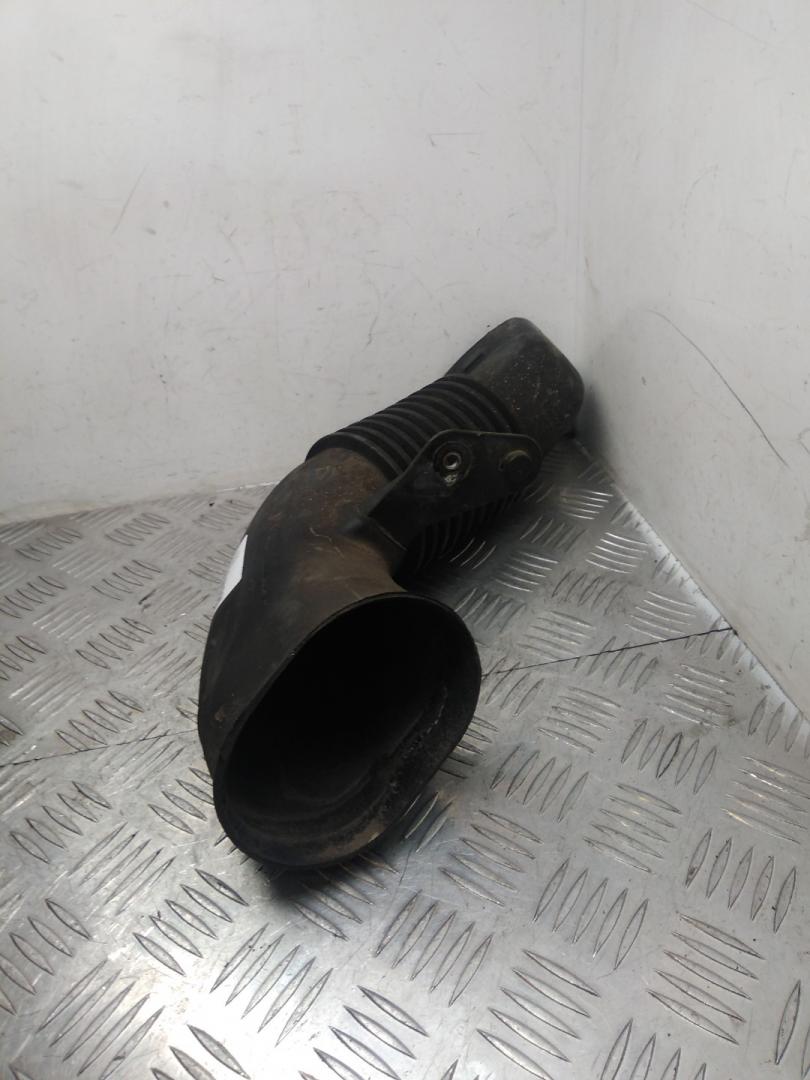 воздуховод (дефлектор) радиатора BMW 5 серия E60/E61 E61 2005, 3.0 л., M57 D30 (306D2), дизель, АКПП, универсал, задний привод, правый руль, 13717790056, 7790056 - фото №1