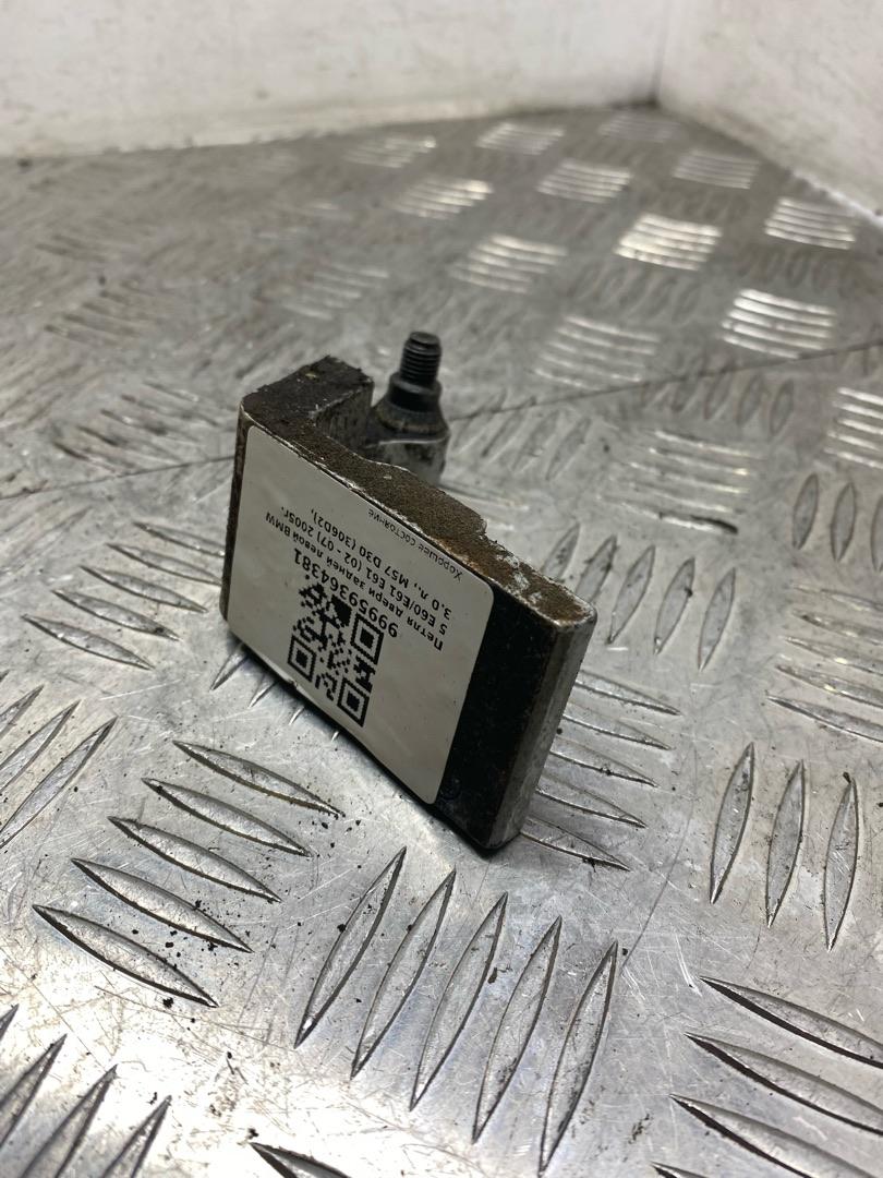 петля двери BMW 5 серия E60/E61 E61 2005, 3.0 л., M57 D30 (306D2), дизель, АКПП, универсал, задний привод, правый руль, 41527200245 - фото №1