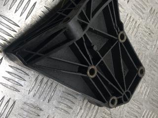 кронштейн компрессора кондиционера BMW 5 серия E60/E61 2006, 3.0 л., M57 D30 (306D3), дизель, седан, 7792202