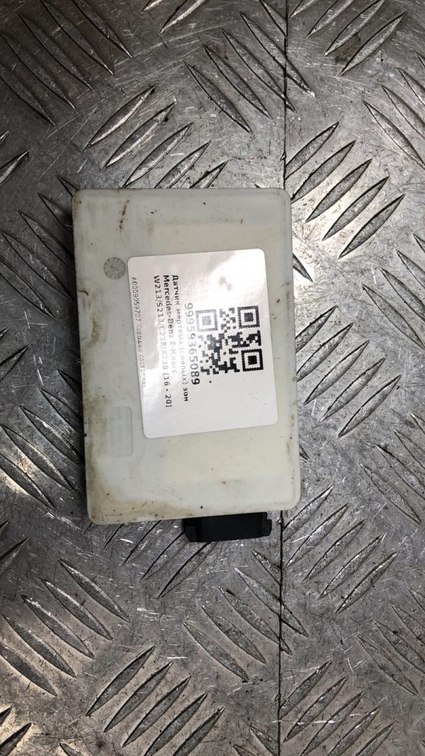 датчик мертвых (слепых) зон Mercedes-Benz E-Класс W213/S213/C238/A238 2017, 2.0 л., OM 654.920, дизель, АКПП, универсал, задний привод, правый руль, A0009059707 - фото №1