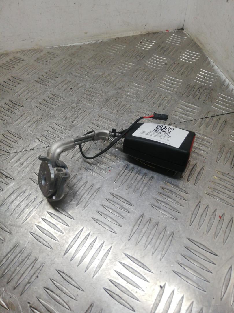 замок ремня безопасности BMW 5 серия F07/F10/F11 2011, седан, 7243274 - фото №1