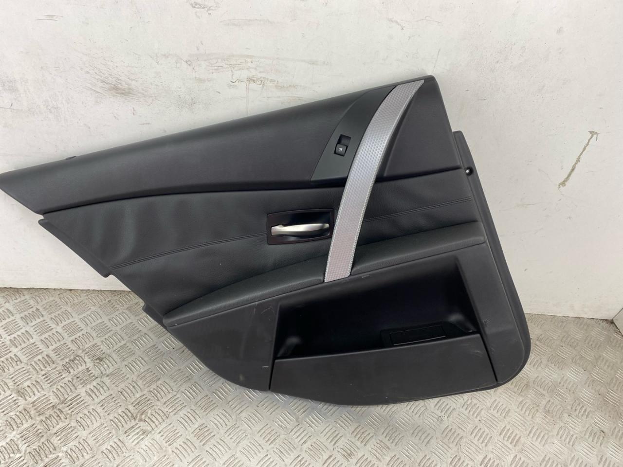 обшивка двери задняя левая BMW 5 серия E60/E61 E61 2005, 3.0 л., M57 D30 (306D2), дизель, АКПП, универсал, задний привод, правый руль, 51427078741 - фото №1