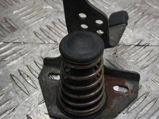 захватный крюк капота BMW 5 серия E60/E61 2005, седан, 7034256