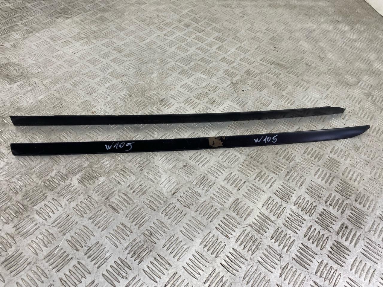 молдинг лобового стекла BMW 5 серия E60/E61 E61 2005, 3.0 л., M57 D30 (306D2), дизель, АКПП, универсал, задний привод, правый руль, 51317045447, 51317045448 - фото №1