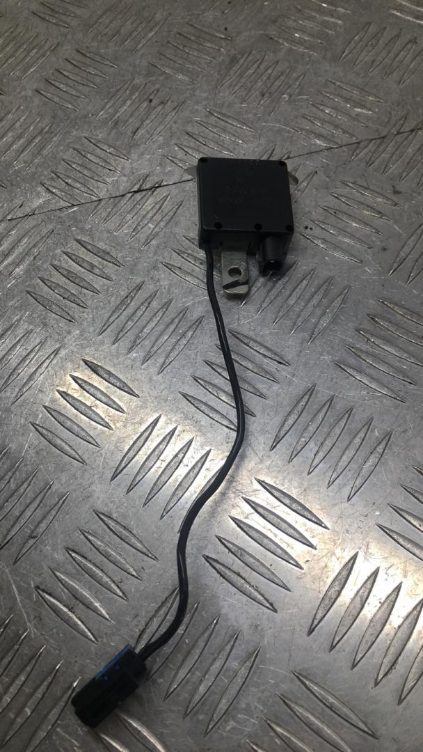 усилитель антенны BMW X5 E53 2002, 4.4 л., M62 B44 TU, бензин, АКПП, синий, внедорожник 5 дв., полный привод, правый руль, 65248380945, 8380945 - фото №1