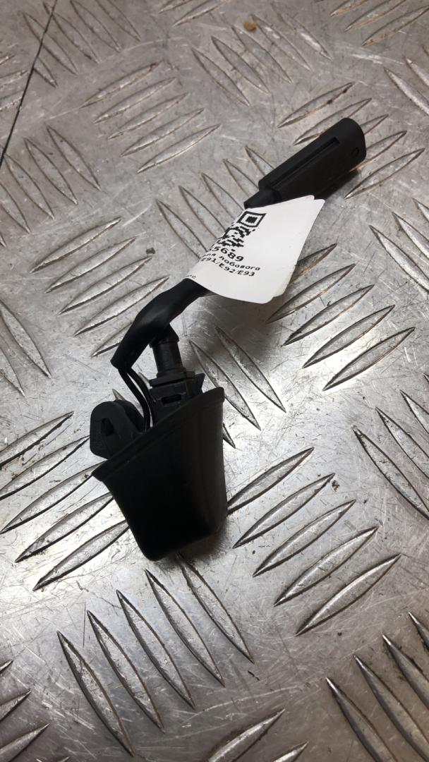 форсунка омывателя лобового стекла BMW 3 серия E90/E91/E92/E93 2006, 7131299 - фото №1
