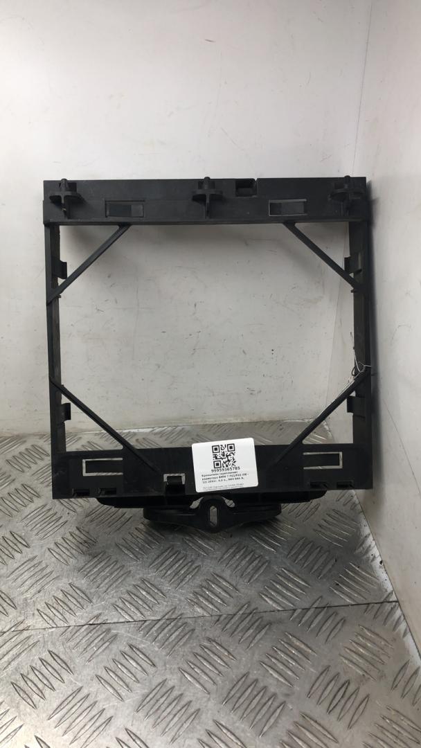 кронштейн радиатора BMW 7 серия F01/F02 2011, 4.4 л., N63 B44 A, бензин, седан, 7572543 - фото №1