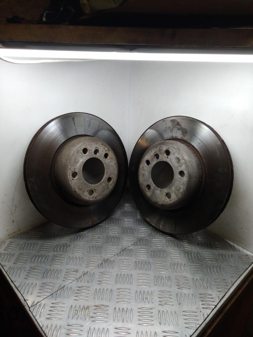 диск тормозной передний BMW 5 серия F07/F10/F11 2011, 3.0 л., N52 B30, бензин, седан - фото №1
