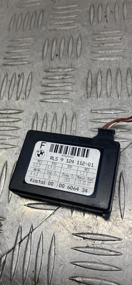 датчик дождя BMW 3 серия E90/E91/E92/E93 E90 2007, 3.0 л., M57 D30 (306D3), дизель, МКПП, седан, задний привод, правый руль, 61359124112, 9124112 - фото №1