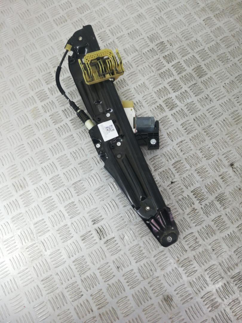 стеклоподъемник задний правый BMW 7 серия F01/F02 F02 2012, 4.4 л., N63 B44 A, бензин, black sapphire metallic (475), полный привод, 51357182616, 7182096 - фото №1