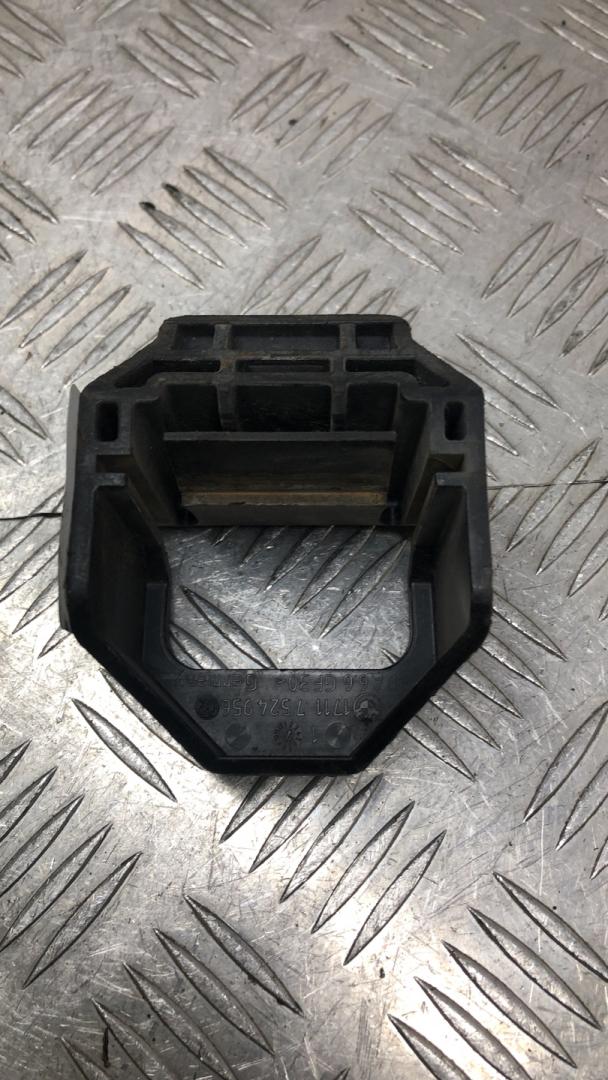 кронштейн радиатора BMW 3 серия E90/E91/E92/E93 E90 2007, 3.0 л., M57 D30 (306D3), дизель, МКПП, седан, задний привод, правый руль, 17117524956, 7524956 - фото №1