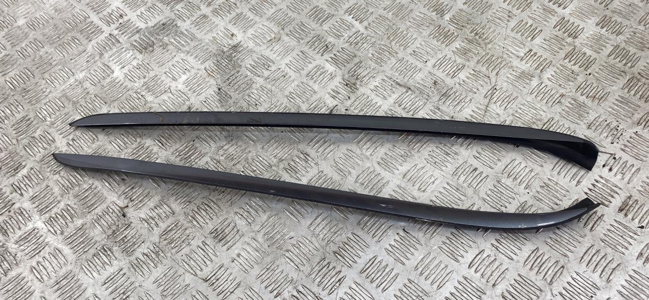 молдинг лобового стекла BMW 3 серия E90/E91/E92/E93 E90 2007, 3.0 л., M57 D30 (306D3), дизель, МКПП, седан, задний привод, правый руль, 51137184001, 51137184002 - фото №1