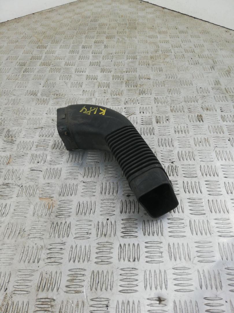 патрубок воздушного фильтра BMW 3 серия E90/E91/E92/E93 E90 2007, 3.0 л., M57 D30 (306D3), дизель, МКПП, седан, задний привод, правый руль, 13717790607, 7790607 - фото №1