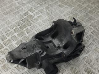 кронштейн компрессора кондиционера BMW X5 E70 [рестайлинг] 2012, 3.0 л., N57 D30 A, дизель, АКПП, правый руль, 11167802639, 7802639