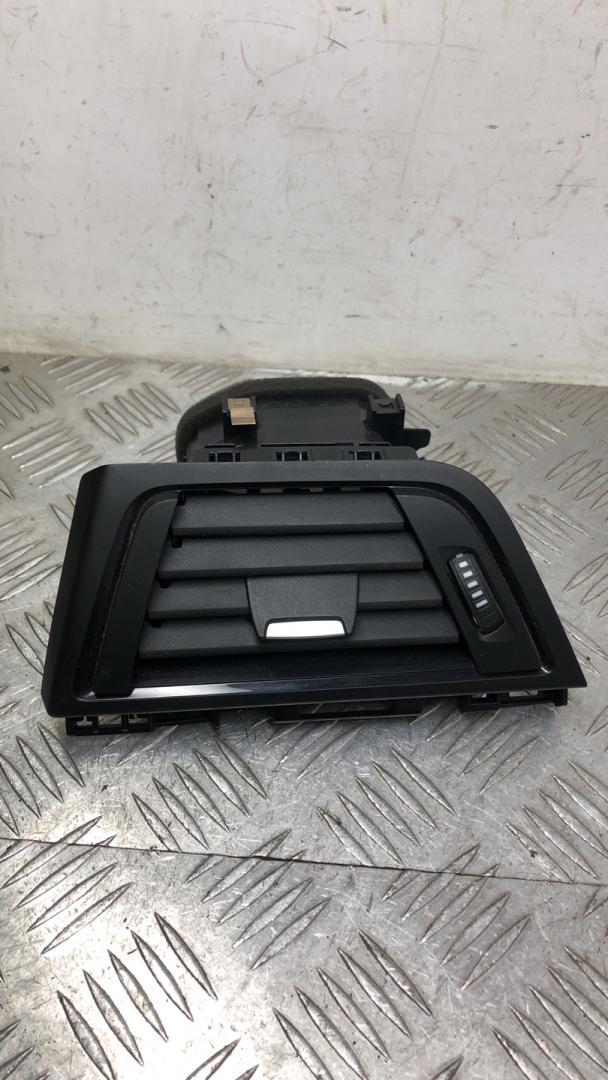 дефлектор обдува салона BMW 3 серия F30/F31/F34 F31 2014, 3.0 л., N57 D30 A, дизель, АКПП, универсал, задний привод, правый руль, 64229231970, 9231970 - фото №1