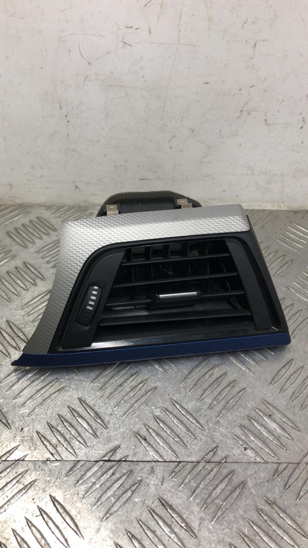 дефлектор обдува салона BMW 3 серия F30/F31/F34 F31 2014, 3.0 л., N57 D30 A, дизель, АКПП, универсал, задний привод, правый руль, 64229231995 - фото №1