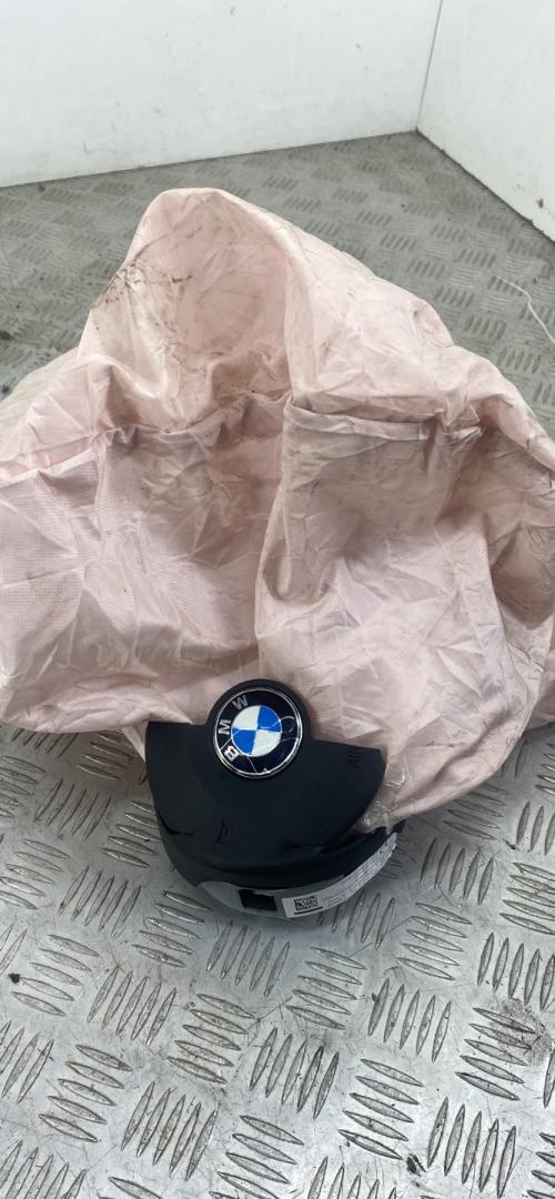 подушка безопасности водителя BMW 3 серия F30/F31/F34 F31 2014, 3.0 л., N57 D30 A, дизель, АКПП, универсал, задний привод, правый руль, 32308092206 - фото №1