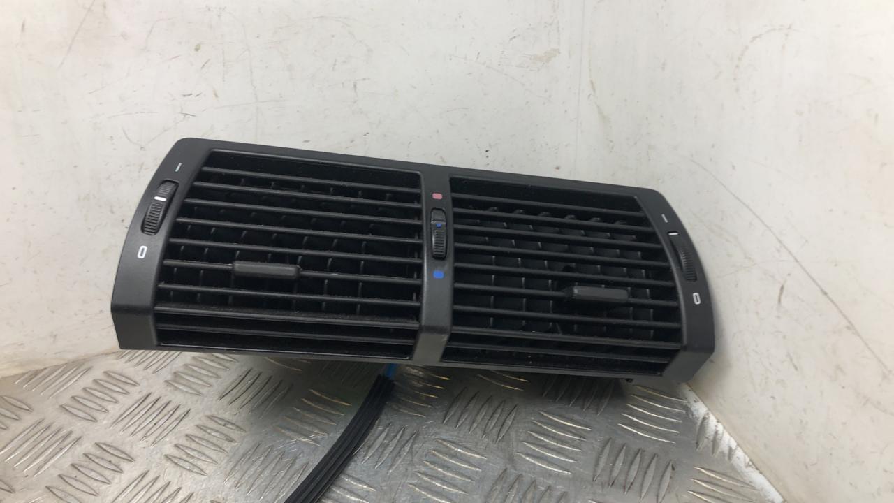 дефлектор обдува салона BMW X5 E53 2003, 3.0 л., M57 D30 (306D1), дизель, АКПП, внедорожник 5 дв., 64228402221, 8402221 - фото №1