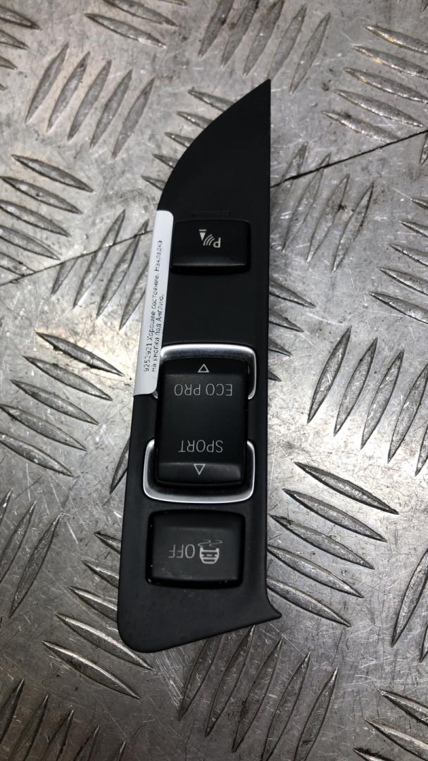 Кнопка парктроника BMW 3 серия F30/F31/F34 F31 2014, 3.0 л., N57 D30 A, дизель, АКПП, универсал, задний привод, правый руль, 61319252921, 9252921 - фото №1