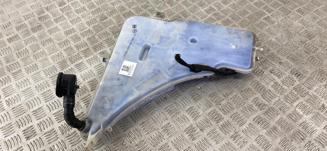 бачок омывателя BMW 3 серия F30/F31/F34 F31 2014, 3.0 л., N57 D30 A, дизель, АКПП, универсал, задний привод, правый руль, 61667241674, 7241673 - фото №1