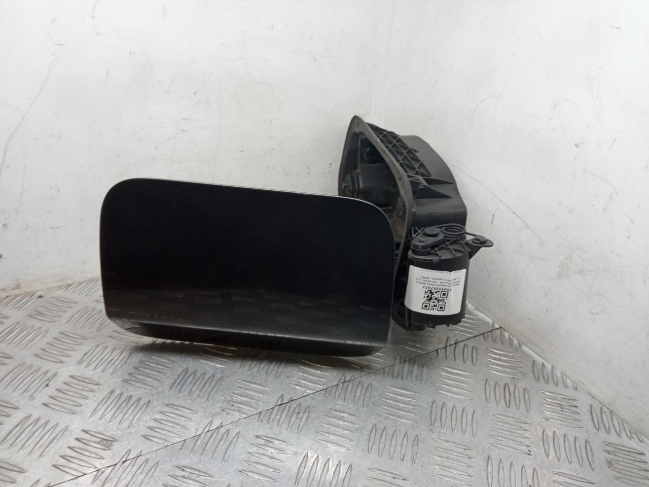 лючок топливного бака BMW 5 серия F07/F10/F11 2012, 2.0 л., N47 D20 C, дизель, АКПП, sophistogra brillanteffekt(b90), седан, задний привод, правый руль, 51177204365, 51177218336, 7204365, 7218336 - фото №1